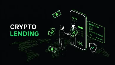متن انگلیسی CRYPTO LENDING به همراه طرح دست دادن دو فرد از طریق گوشی هوشمند و سکه‌های کریپتو برای وام‌گرفتن با وثیقه رمزارز.